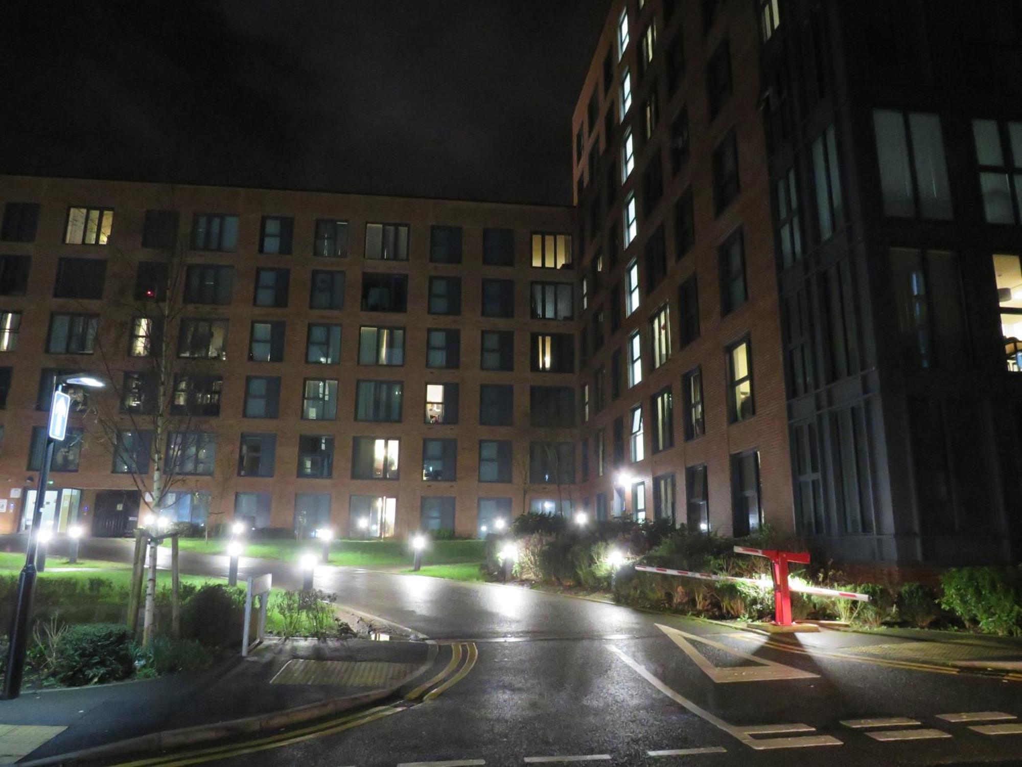 City Centre Apartment With Free Parking, 2 Bathrooms, Netflix And Wifi - Suitable For Contractors And Families - By Noor Luxury Accommodations Birmingham Kültér fotó